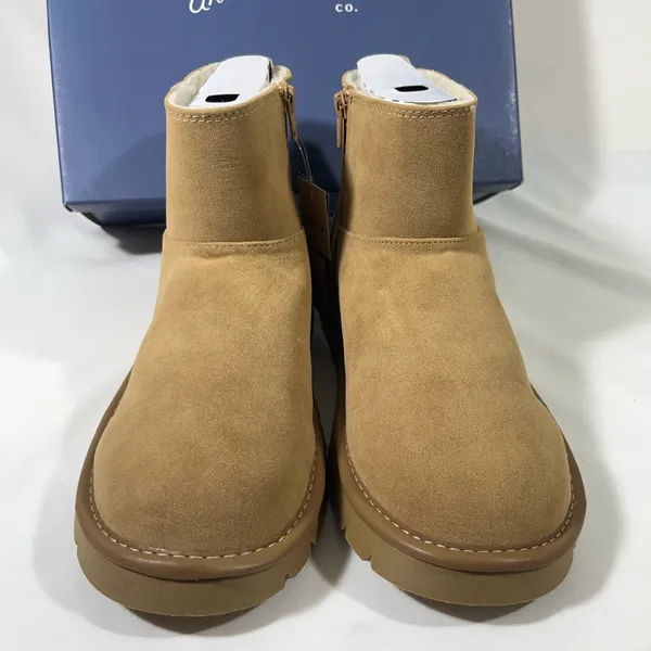 Universal Threads May Suede Ankle Boot Women 9 Tan W/Faux Fur‎ Memory Foam Snow - Image 2