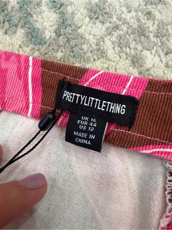 PRETTYLITTLETHING Pink Flower Print Mini Skirt US 12 NWT Y2K - Image 5