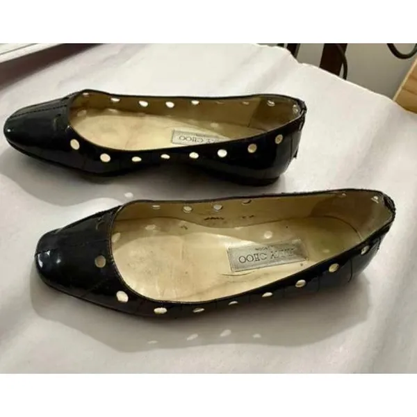 Jimmy Choo Patent Leather Flats with Cutout Details sz. 6.5 - Image 6