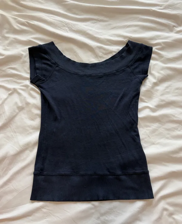 Brandy Melville Ginny top - Image 2