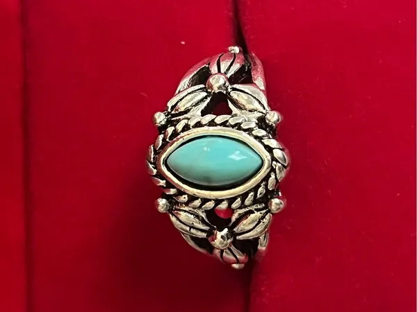 Vintage/Boho Design Faux Turquoise Stainless Steel Silver Ring Size 8 NWT - Image 2