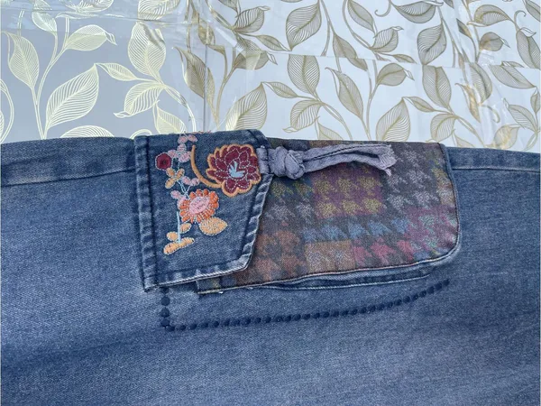 Retro Floral Embroidered Denim Cargo Jeans Antique Purplish Wash Small - Image 5