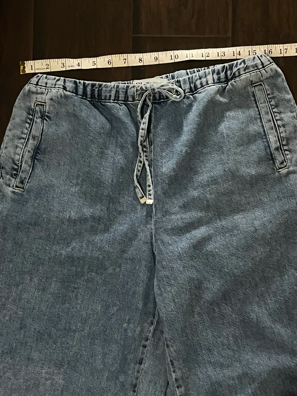 Zara NWOT  blue jeans size XL - Image 2
