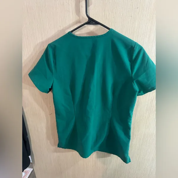 Figs Technical Collection Women's Short Sleeve V-Neck Scrub Top in Green Size XS - Image 3