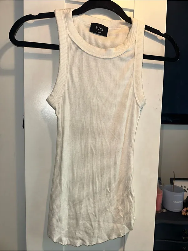 Vici Off White Ribbed Raw Edge Bottom Tank $44 MSRP - Image 3