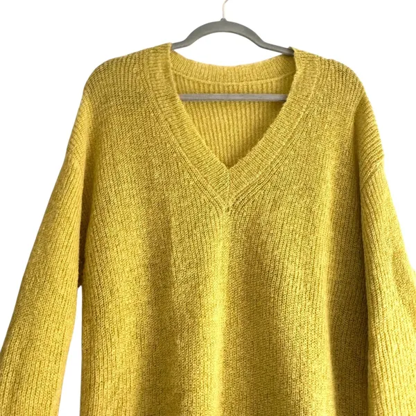 COMMENSE Oversized V - Image 4