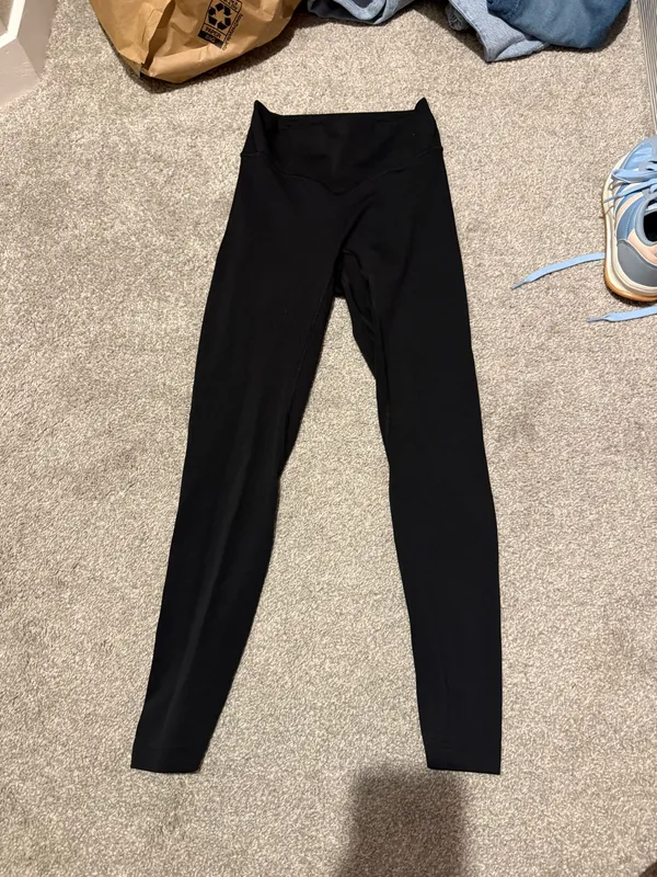 Lululemon Breezethrough High-Rise Tights 25" leggings size 6 - Image 2