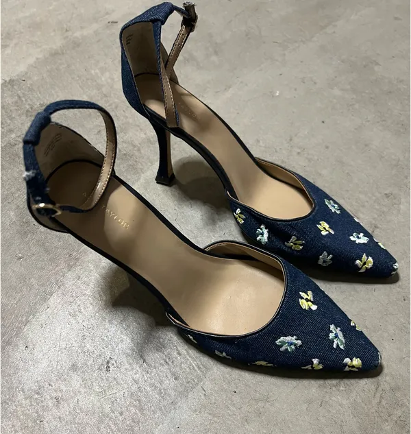 Ann Taylor Navy Blue Floral Embroidered Design Flowers Pointed Kitten Heels Sandals - Image 5