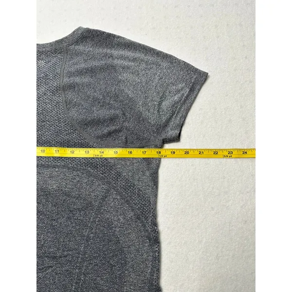 Athleta Gray Seamless Athletic Short Sleeve Top - Image 4