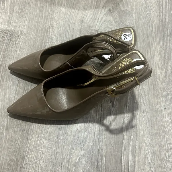 Vince Camuto Brendie Taupe Green Slingback Pump Size 8.5 NEW - Image 3