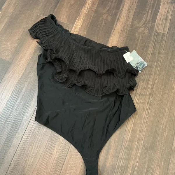 By Anthropologie Pleated Ruffle Bodysuit Black One Shoulder Large NWT Chic - Image 2