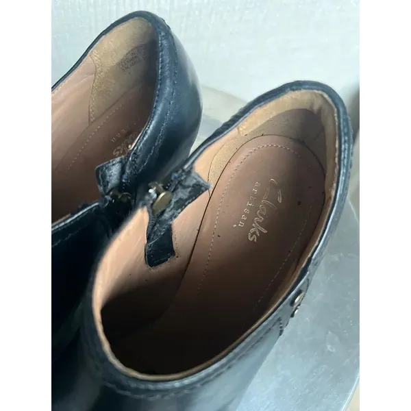 Clarks Black boots - Image 4