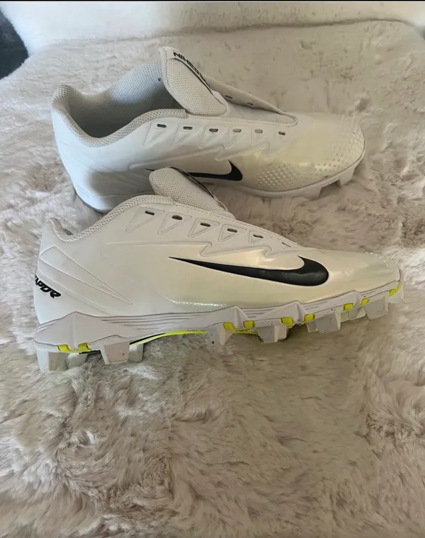 Nike Vapor Women’s Cleats - Image 4
