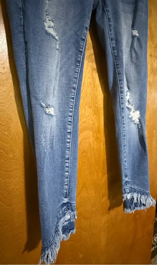 KanCan Mid Rise Distressed Fringe Hem Ankle Skinny Jeans Size 13 30 KC6204M - Image 5