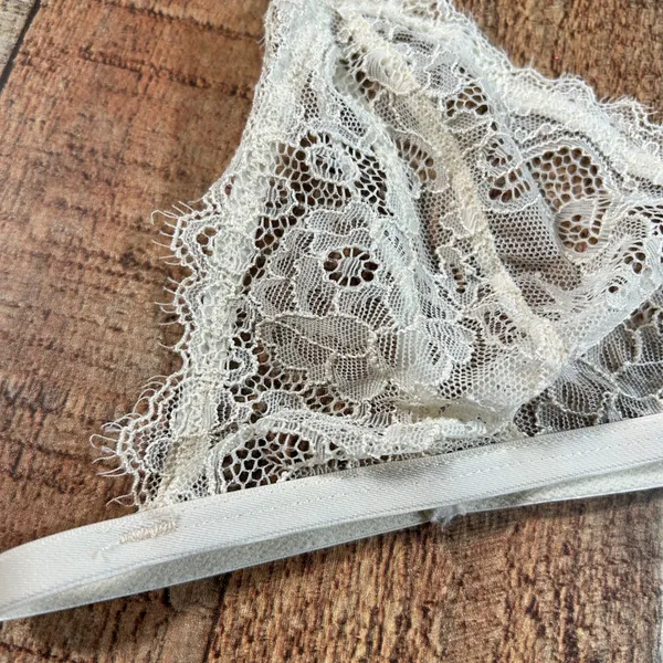 Out From Under Ivory Eyelash Lace Triangle Bralette Adjustable Boho Lingerie L - Image 2