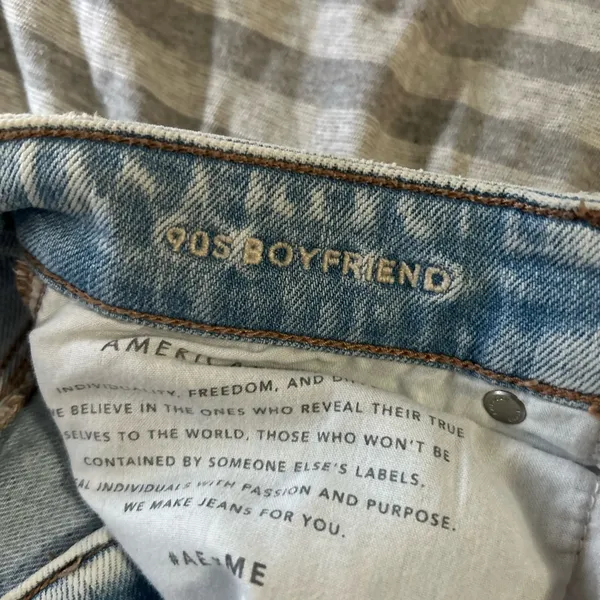 American Eagle Outfitters Light Wash 90s Boyfriend Jeans - Image 6