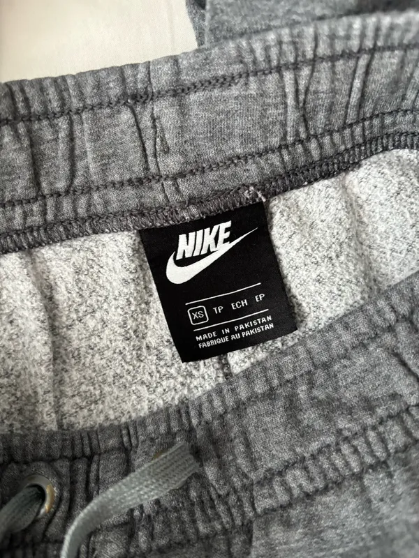 Nike Wide-Leg Sweatpants - Image 3