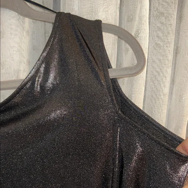 Michael Kors Size M Black Metallic One Cold Shoulder Top - Image 3