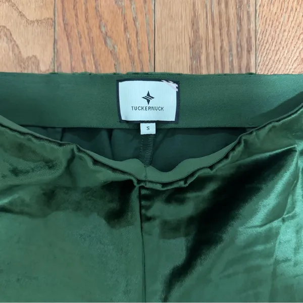 Tuckernuck Green Velvet Ashford Pants Size Small - Image 4
