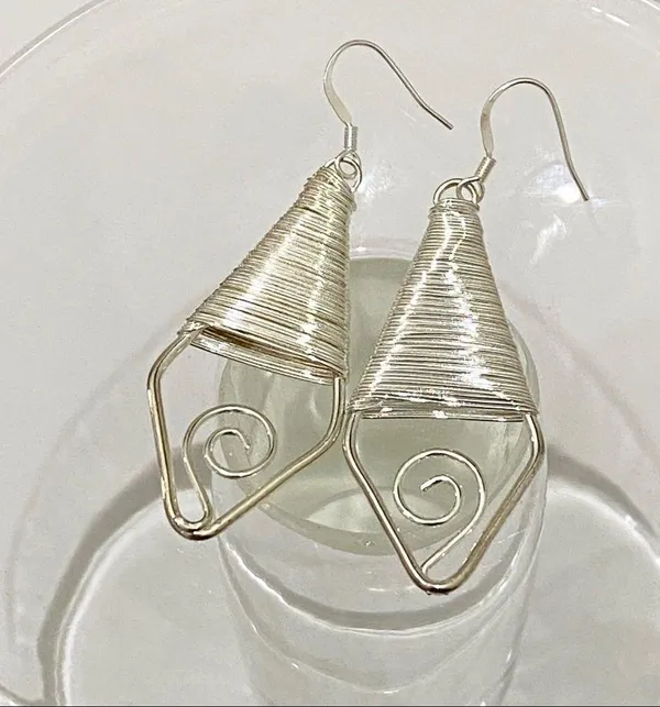 Silver tone Wire Wrapped Earrings - Image 4