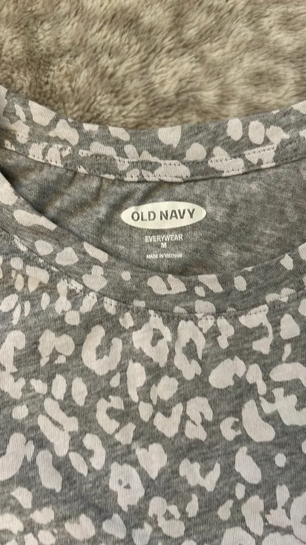 Old Navy T-shirt - Image 2
