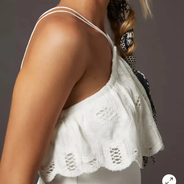 Anthropologie halter top ruffled Color: White size M NWT - Image 4