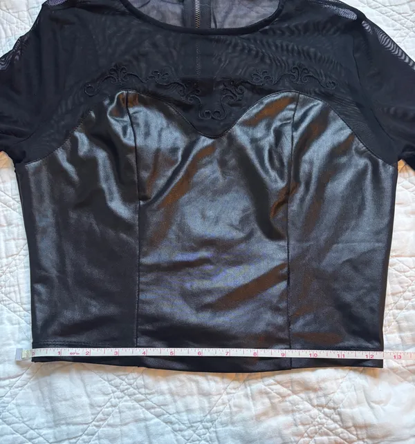 Iris Mesh Lace Black Long Sleeve - Image 7