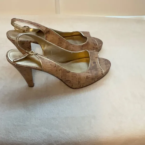 FIONI Clothing Tan and Gold Heels Slingback - Image 2