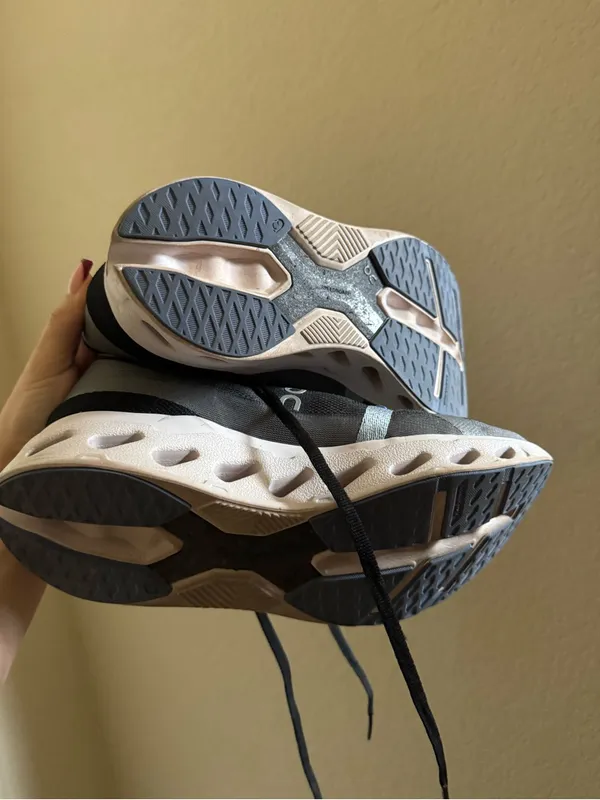 On Cloudeclipse Women's Size 9 High Cushion Durable Running Shoes Mens 7 - Image 5