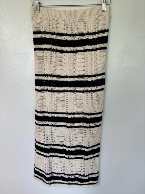 Freshman 1966 2 piece black/white crochet skirt set - Image 3