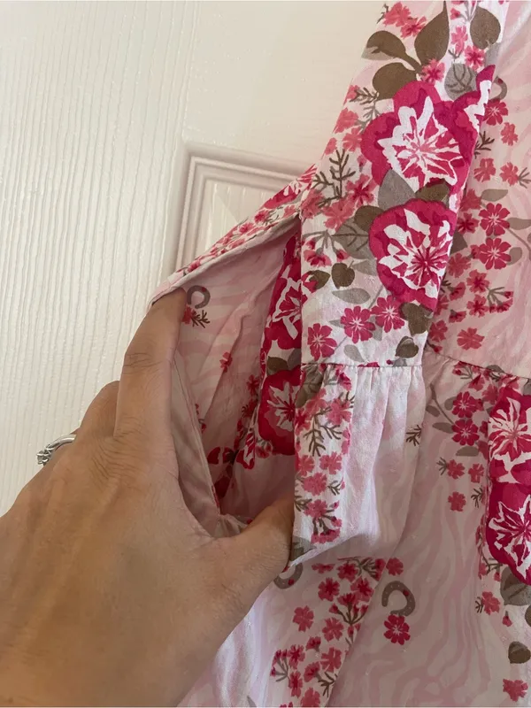 Women’s Ariat Sweetie Wild Flower Floral Smocked Dress Pink Size M - Image 9