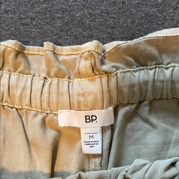 BP High Waist Beige Shorts - Image 3