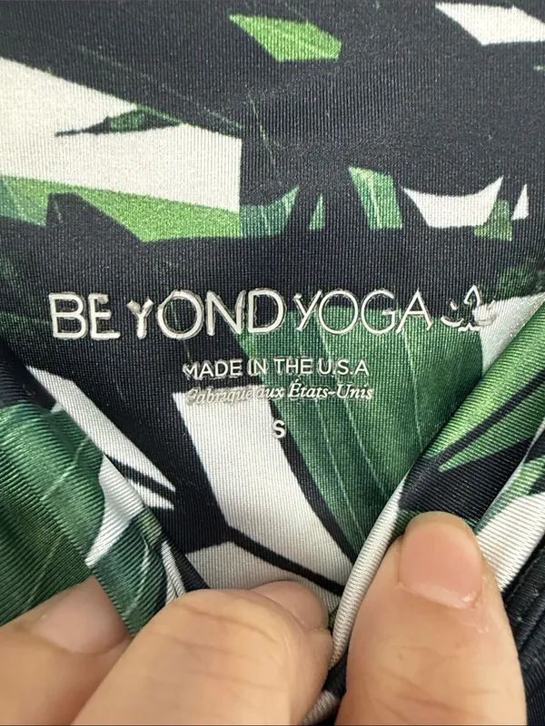 BEYOND YOGA Tropical Leaf-Print High-Waist Leggings Size Small - Image 10