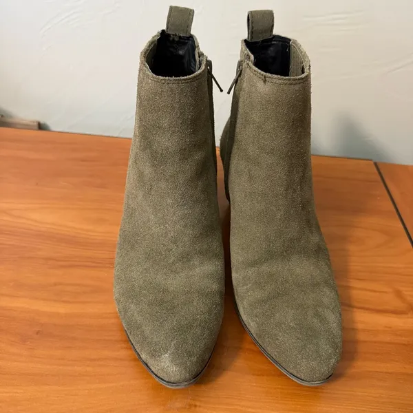 Frye & Co. Jacy‎ Chelsea Ankle Bootie Leather Suede Olive Green Side Zip 70738 - Image 2