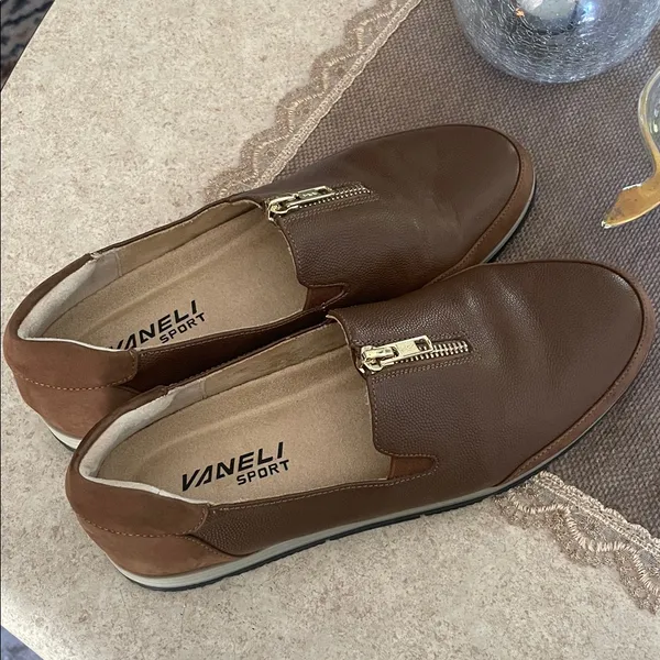 Vaneli Tan Leather Slip-On Loafers 7.5 wide - Image 4