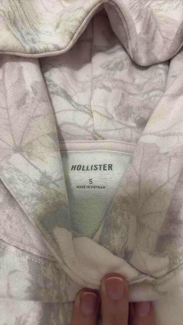Pink camo Hollister hoodie - Image 3