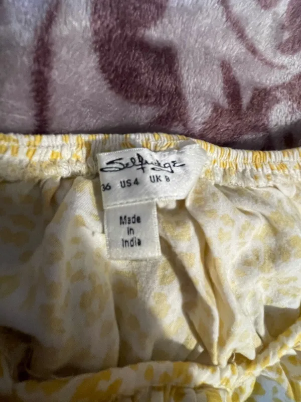 Yellow dress Size 4 - Image 5