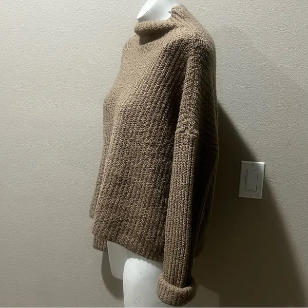 Anthropologie tan knit pullover sweater - Image 4