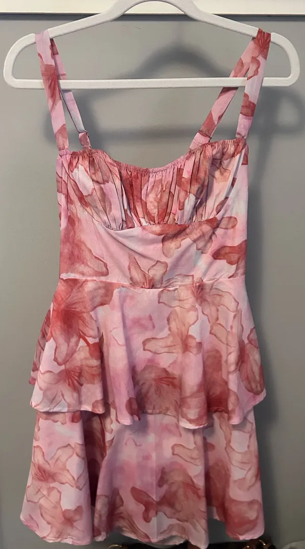 Selfie Leslie Summer/Spring Pink Floral dress - Image 6