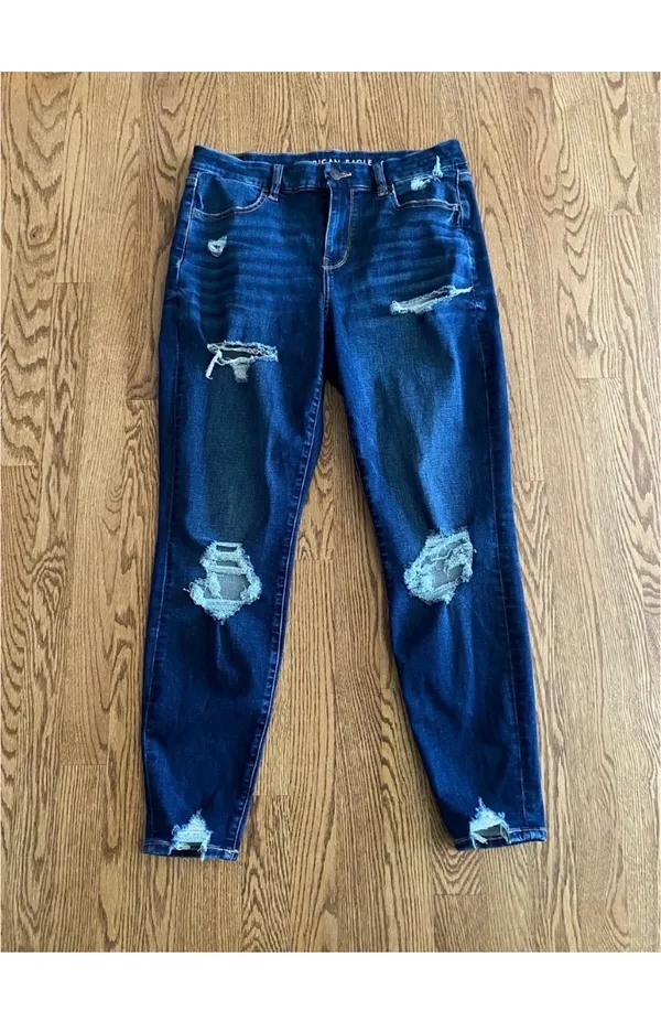 American Eagle Curvy High-Rise Jeans - Image 4