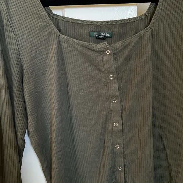 Wild Fable Olive Green crop top - Women’s Medium - Image 2