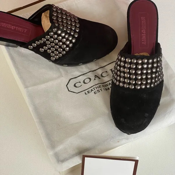 COACH STUDDED PATCH CLOGS FOR WOMEN - Image 2