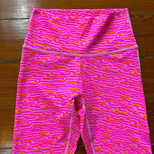 OFFLINE by Aerie Hi Rise Goals Crochet Inlay Neon Pink 7/8 Leggings Sz M 💛🎀 - Image 5