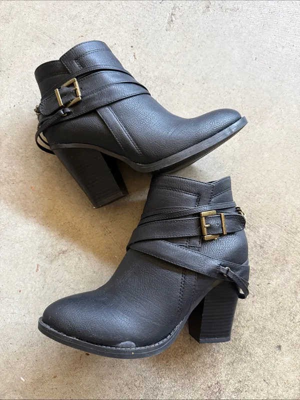 Black Ankle Boots with Wrap Detail - Image 4