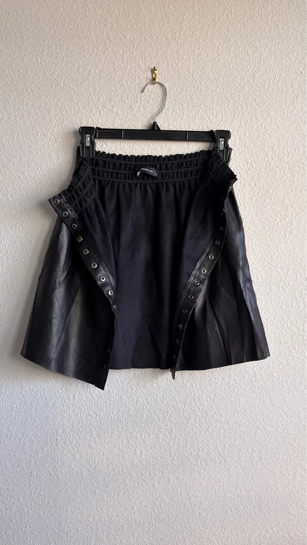 Zara black faux leather button front mini skirt size small - Image 9