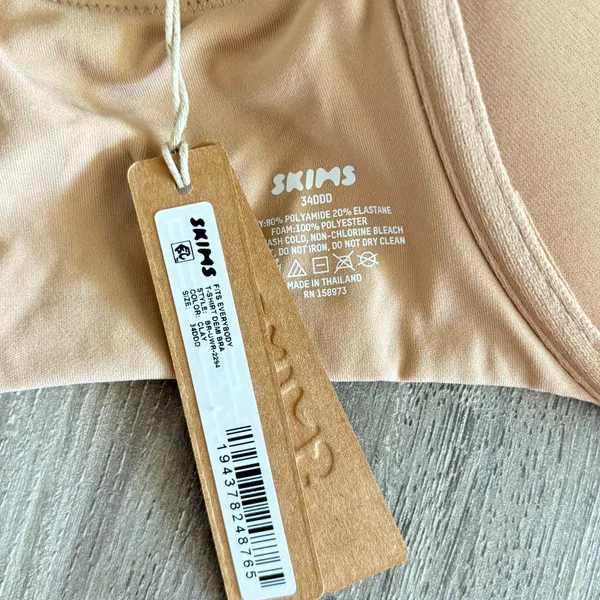 SKIMS New  Bra 34DDD - Image 3
