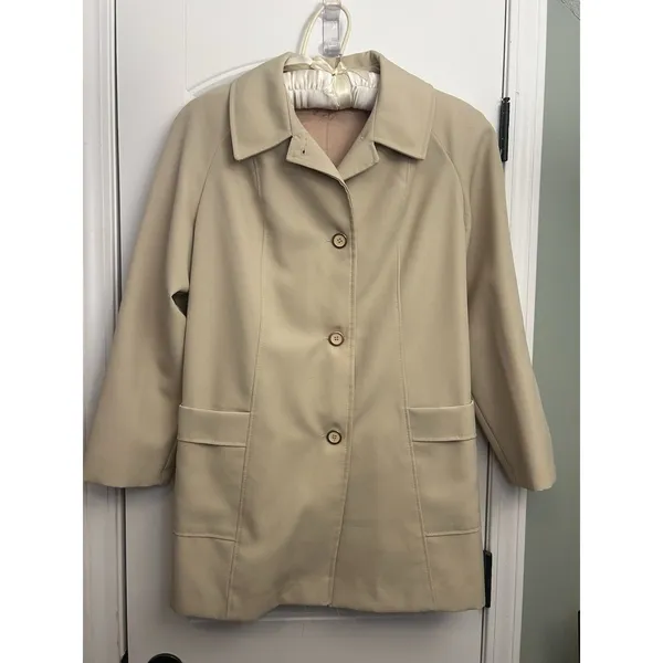 Vintage Beige Button Front Car Coat Women’s Classic Tailored Jacket With Pockets - Image 2