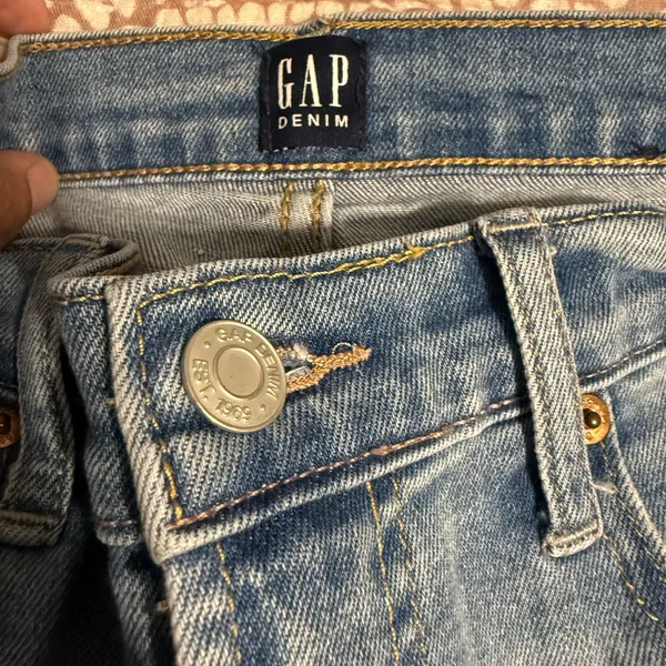 GAP “True Skinny” Distressed jeans. Size 8 has two spots in the front leg - Image 4
