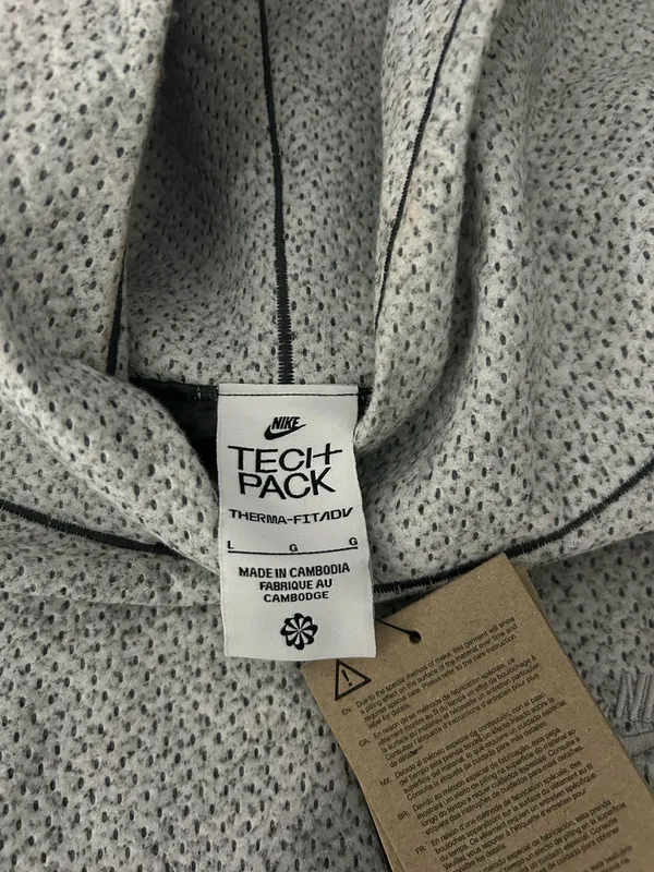 Nike Therma-Fit Hoodie NWT - Image 9