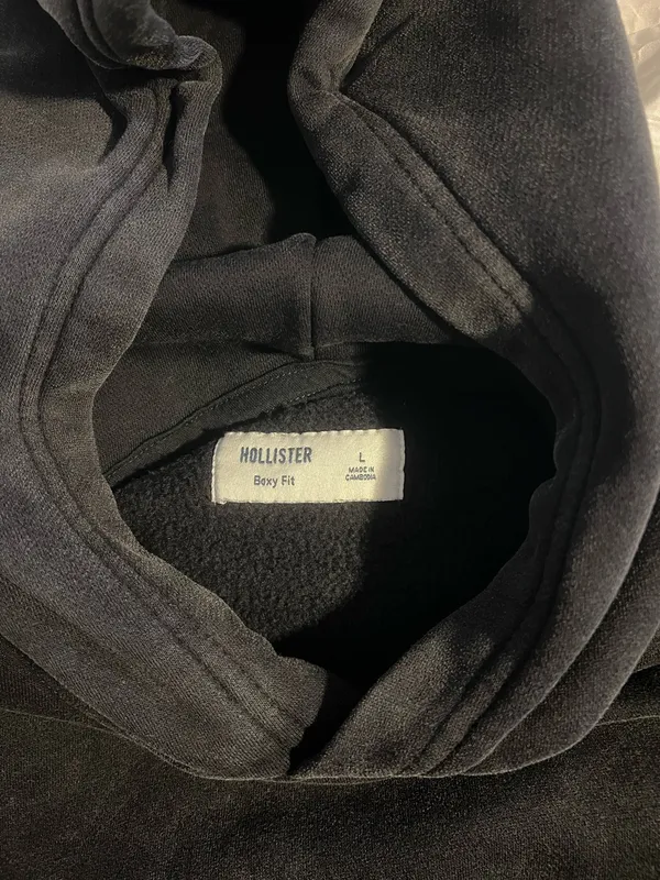 Hollister Boxy Hoodie - Image 3